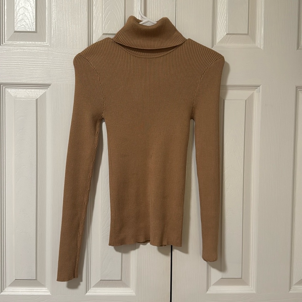 Tight fit turtle neck